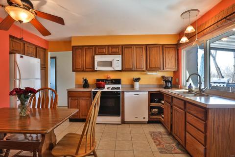 504 Blazedwood Dr, Ballwin, MO 63021 photo 7