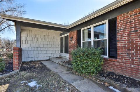504 Blazedwood Dr, Ballwin, MO 63021 photo 2