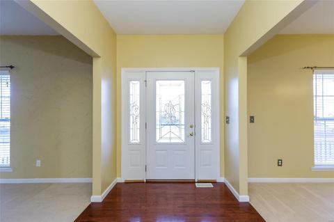8 Cherokee Sunset Ct, O'fallon, MO 63366 photo 2