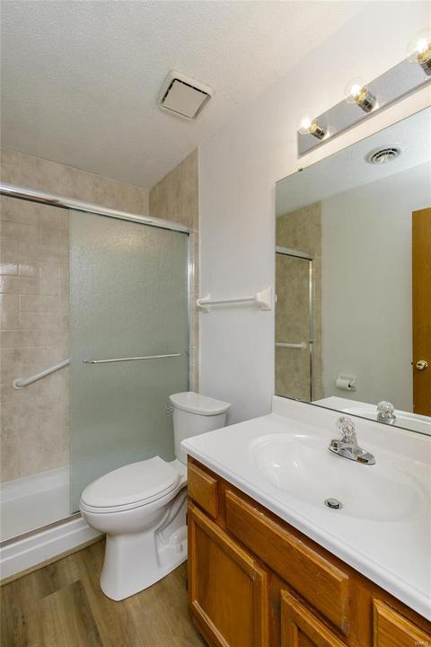 556 Spring Glen Dr, Ballwin, MO 63021 photo 18