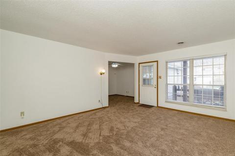 556 Spring Glen Dr, Ballwin, MO 63021 photo 4