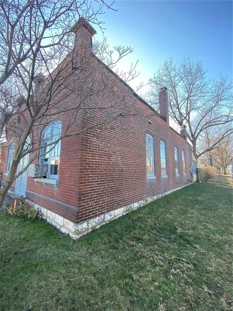 200 E Davis St, Saint Louis, MO 63111 photo 5
