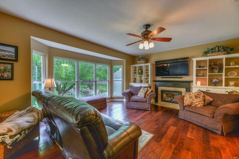 17293 Hilltop Ridge Dr, Eureka, MO 63025 photo 4