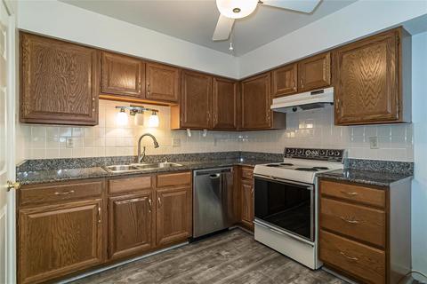 524 Spring Gln, Ballwin, MO 63021 photo 5
