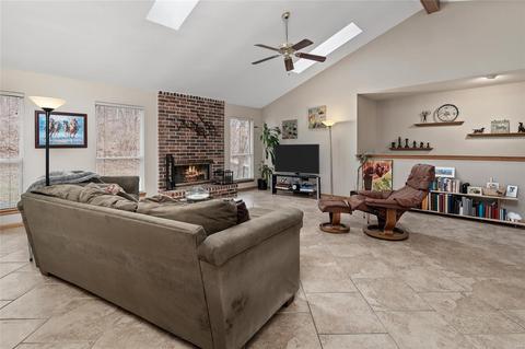 15931 Forest Vly, Ballwin, MO 63021 photo 3
