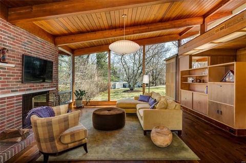 219 Graybridge Rd, Ladue, MO 63124 photo 5