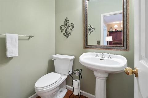 559 Arbor Mdw, Ballwin, MO 63021 photo 16