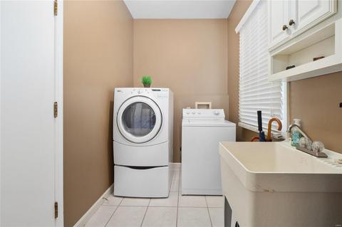 559 Arbor Mdw, Ballwin, MO 63021 photo 17