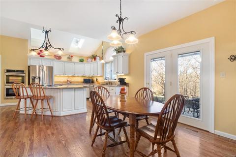 559 Arbor Mdw, Ballwin, MO 63021 photo 9