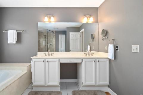 559 Arbor Mdw, Ballwin, MO 63021 photo 22
