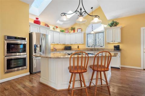 559 Arbor Mdw, Ballwin, MO 63021 photo 11