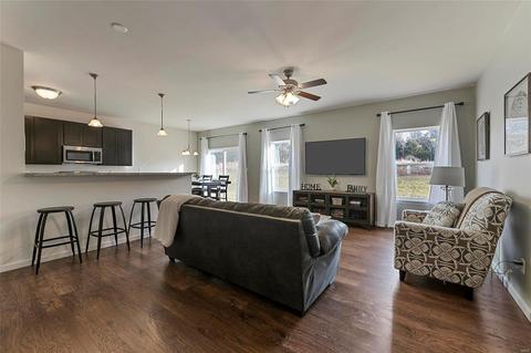 438 Dusty Brook Dr, O'fallon, MO 63366 photo 2