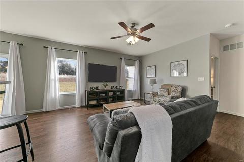 438 Dusty Brook Dr, O'fallon, MO 63366 photo 3