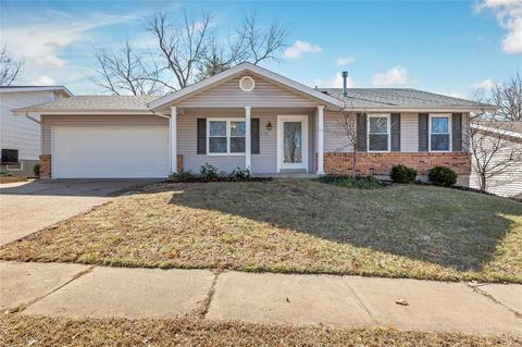 210 Shadyoak Dr, Ballwin, MO 63021 photo 1