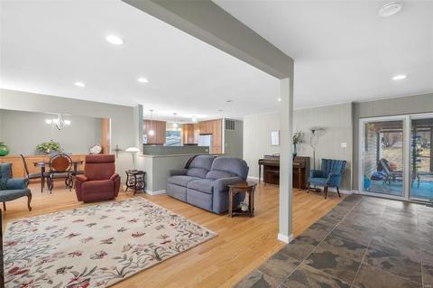 572 Monroe Mill Dr, Ballwin, MO 63011 photo 2