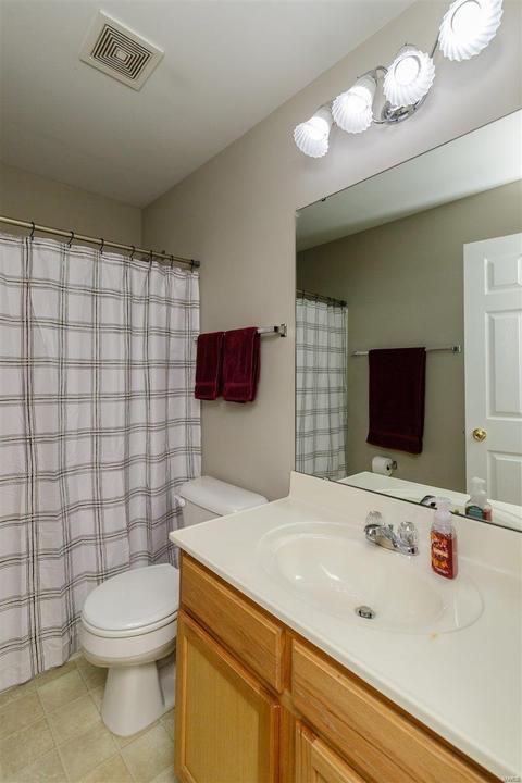564 Willow Valley Dr, O'fallon, MO 63366 photo 17