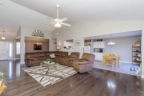 564 Willow Valley Dr, O'fallon, MO 63366 photo 3