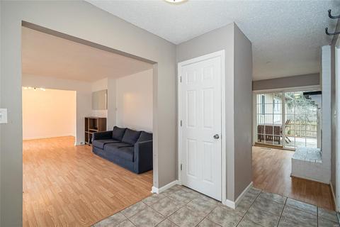 406 Forest Run Dr, Eureka, MO 63025 photo 2