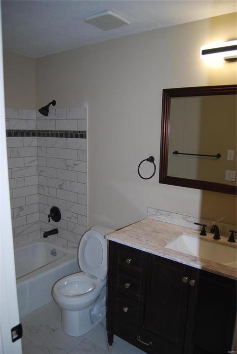 271 Treasure Cv, Ballwin, MO 63021 photo 14