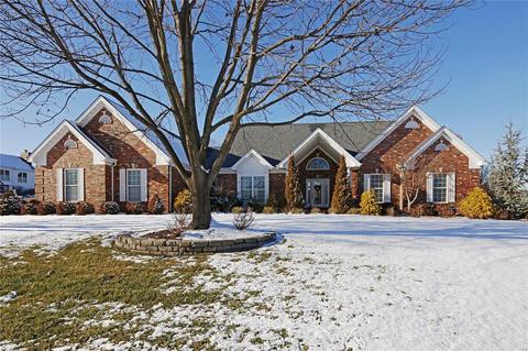 242 Cornwall Dr, Weldon Spring, MO 63304 photo 1
