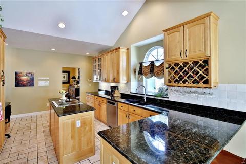 242 Cornwall Dr, Weldon Spring, MO 63304 photo 9