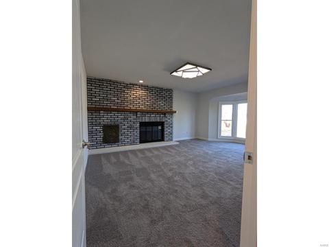 220 Newton Pl, Ballwin, MO 63021 photo 4