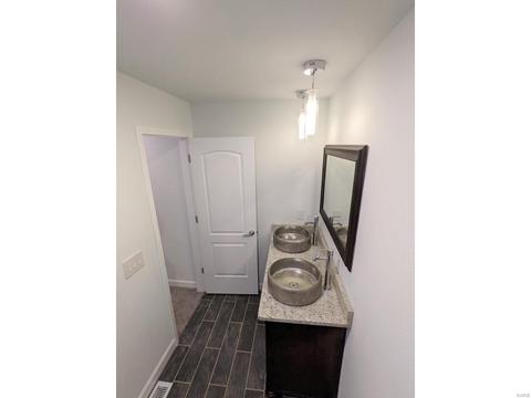 220 Newton Pl, Ballwin, MO 63021 photo 14