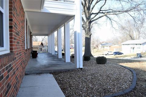 210 Capri Dr, O'fallon, MO 63366 photo 4