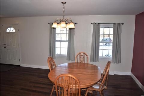 210 Capri Dr, O'fallon, MO 63366 photo 5