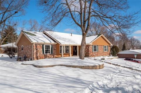 571 Windsor Mill Dr, Ballwin, MO 63011 photo 2