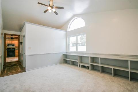 914 Center Ct, Ballwin, MO 63011 photo 13