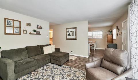 412 Saint Lawrence Dr, Ballwin, MO 63021 photo 4