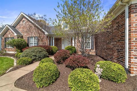 16129 Pine Terrace Dr, Ballwin, MO 63021 photo 2