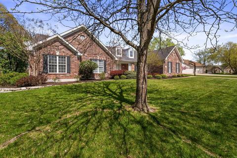16129 Pine Terrace Dr, Ballwin, MO 63021 photo 3