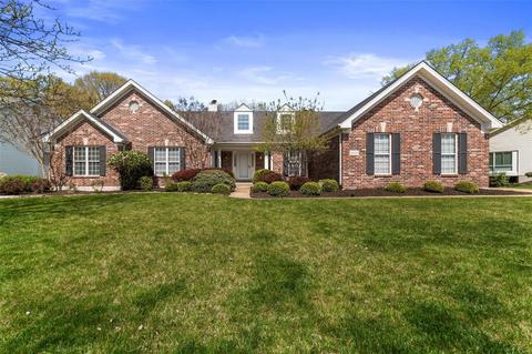 16129 Pine Terrace Dr, Ballwin, MO 63021 photo 1