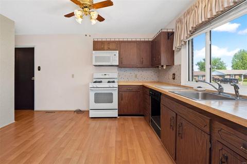 3670 Harmann Estates Dr, Bridgeton, MO 63044 photo 9