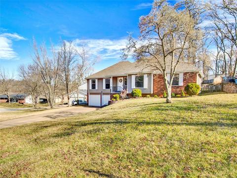 236 Ashbourne Dr, Ballwin, MO 63011 photo 3