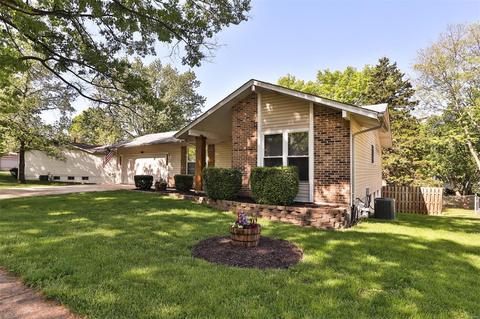 943 Napoli, Ballwin, MO 63021 photo 3