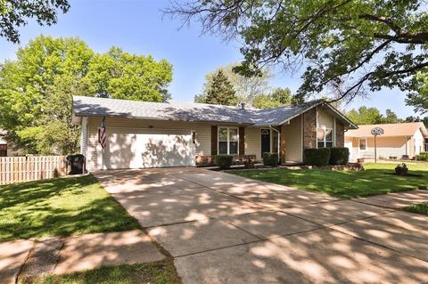 943 Napoli, Ballwin, MO 63021 photo 1