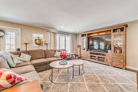635 Spring Mdws, Manchester, MO 63011 photo 2