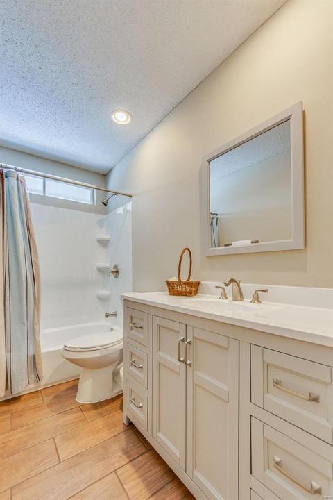 635 Spring Mdws, Manchester, MO 63011 photo 18