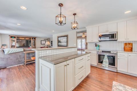 635 Spring Mdws, Manchester, MO 63011 photo 6