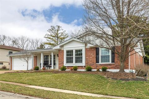 904 Parkwatch Dr, Ballwin, MO 63011 photo 2