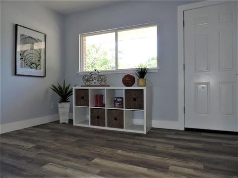 9258 Litzsinger Rd, Saint Louis, MO 63144 photo 11