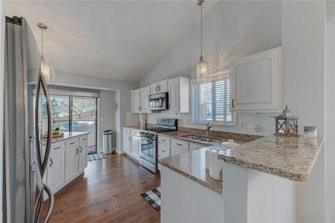 1035 Johanna Dr, Ballwin, MO 63021 photo 5