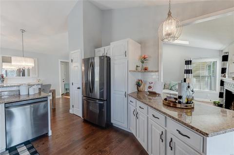 1035 Johanna Dr, Ballwin, MO 63021 photo 6