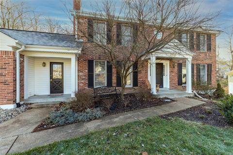 636 Crofton Circle Ct, Ballwin, MO 63021 photo 3