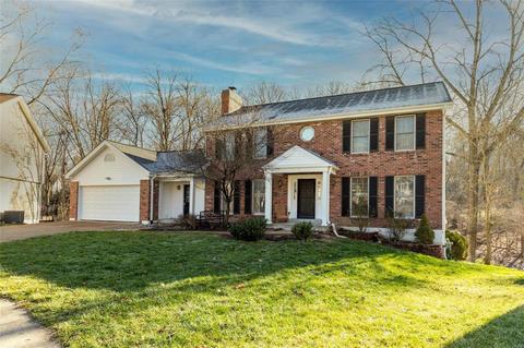 636 Crofton Circle Ct, Ballwin, MO 63021 photo 2