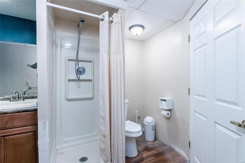 1072 Chatelet, Saint Louis, MO 63135 photo 27
