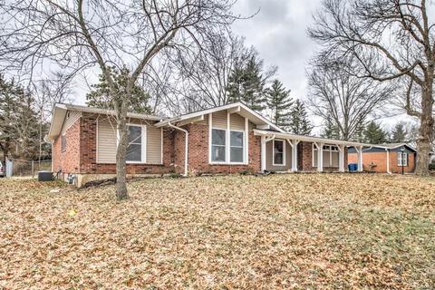 1004 Bedford, Ballwin, MO 63011 photo 2
